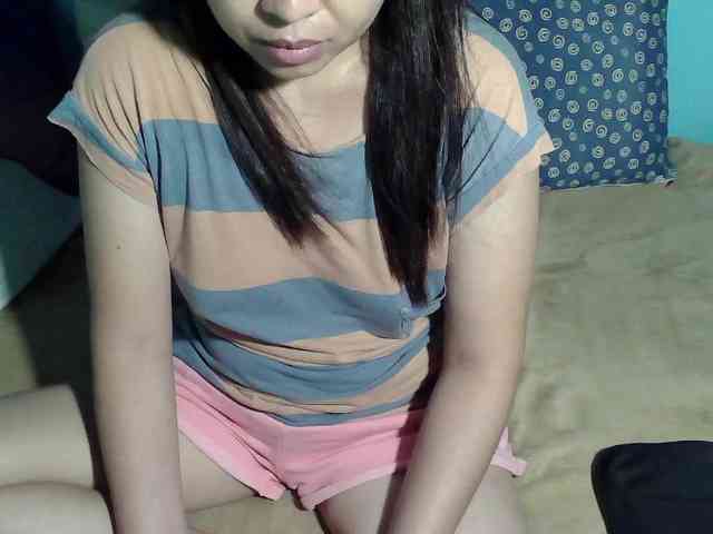 LizBeth23 webcam