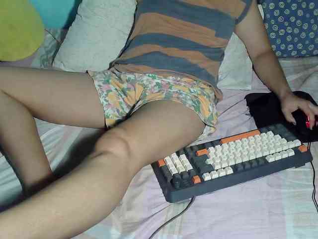 LizBeth23 webcam
