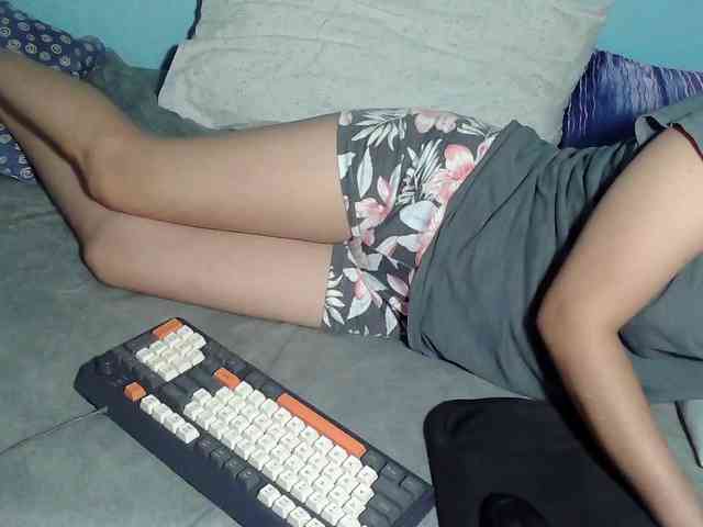 LizBeth23 webcam