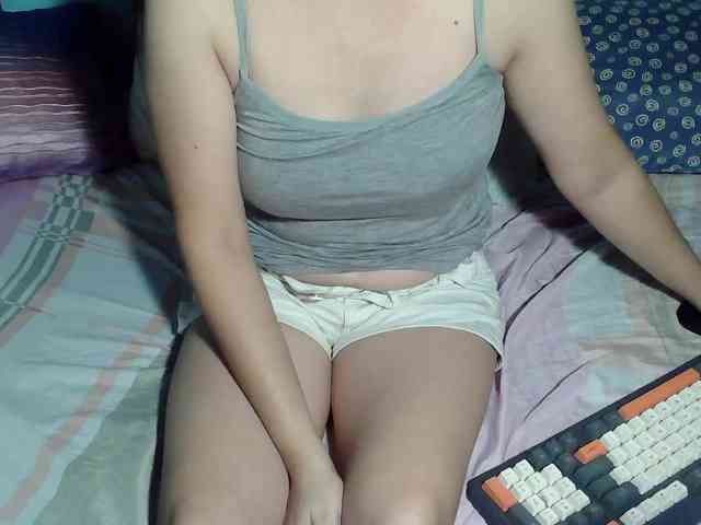 LizBeth23 webcam