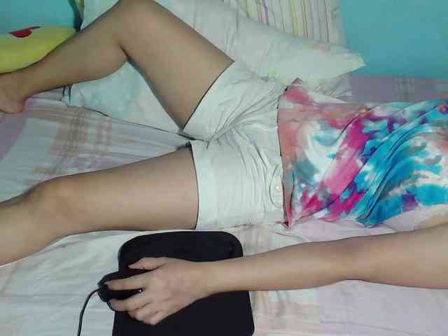 LizBeth23 webcam