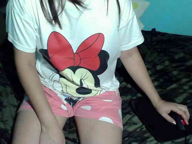 LizBeth23 webcam