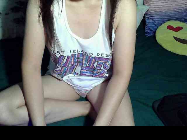 LizBeth23 Live Webcam on BongaCams