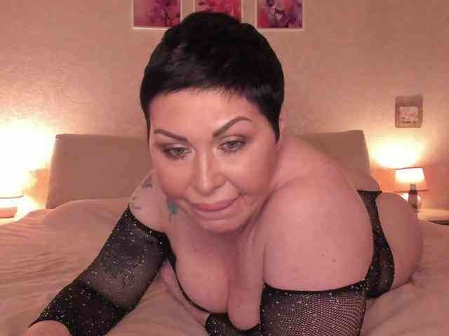 TaneshaGold webcam