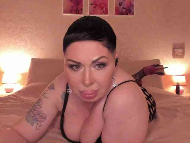 TaneshaGold webcam