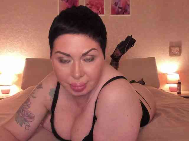 TaneshaGold webcam