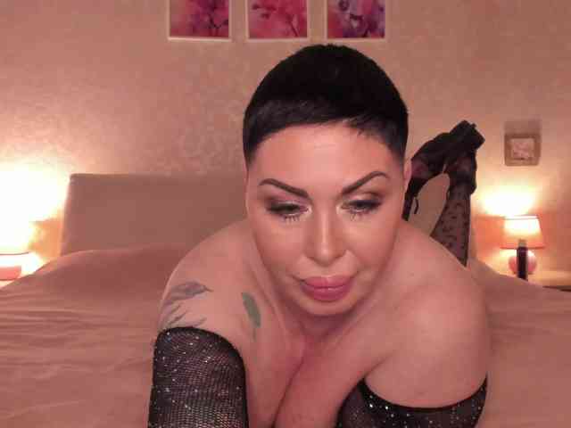 TaneshaGold webcam