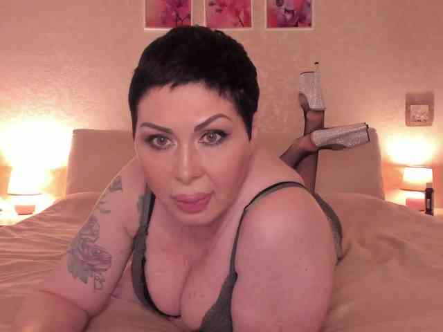TaneshaGold webcam