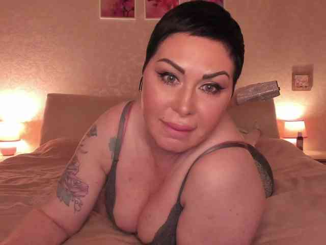 TaneshaGold webcam