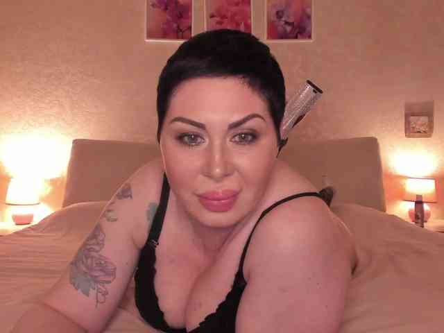 TaneshaGold webcam