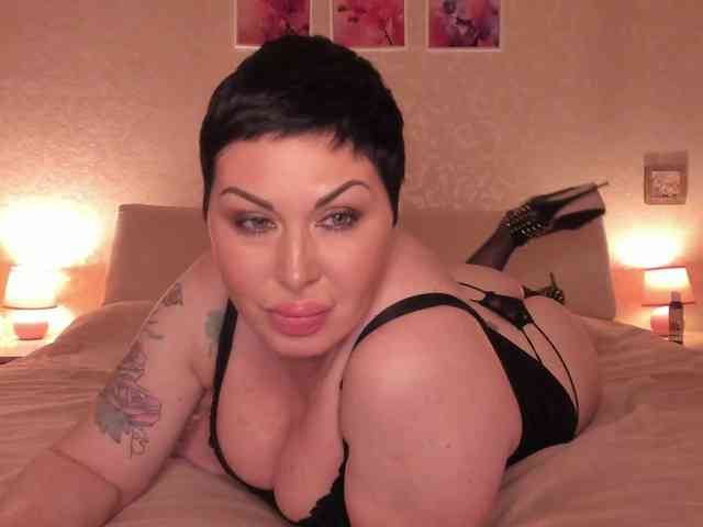 TaneshaGold webcam