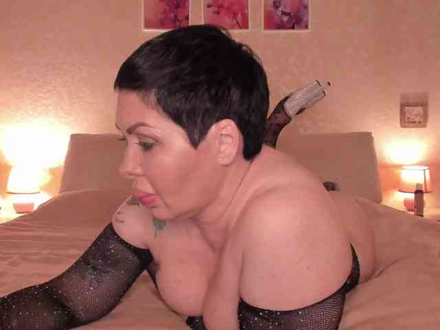TaneshaGold webcam