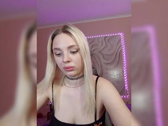 le modèle LediiFox est en webcam porno dans un show sur le site bongacams, il possède les tags suivants: White/Caucasian,Blonde,Shaved