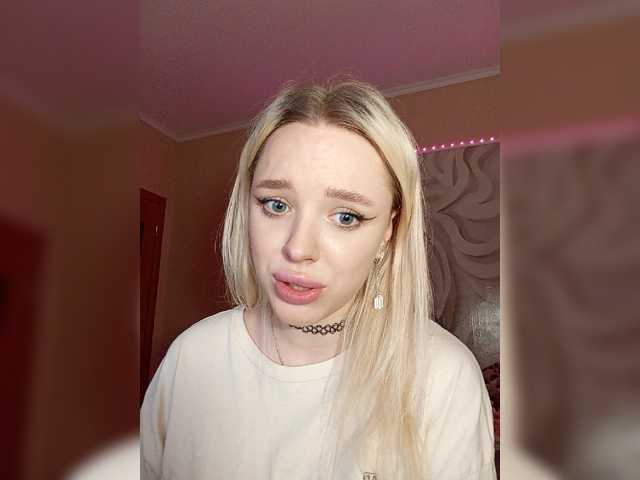 le modèle LediiFox est en webcam porno dans un show sur le site bongacams, il possède les tags suivants: White/Caucasian,Blonde,Shaved