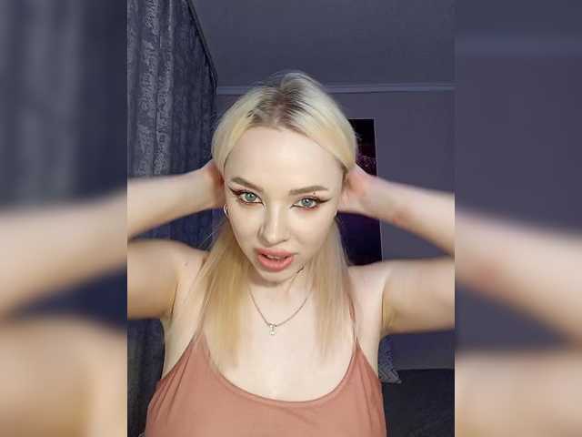 AsyaMi live webcam show