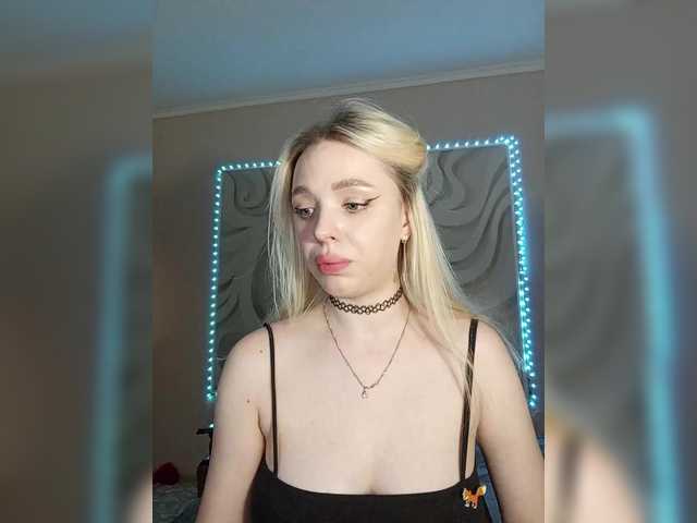 le modèle LediiFox est en webcam porno dans un show sur le site bongacams, il possède les tags suivants: White/Caucasian,Blonde,Shaved
