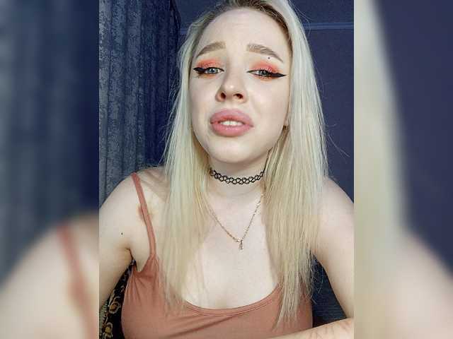 AsyaMi live webcam show