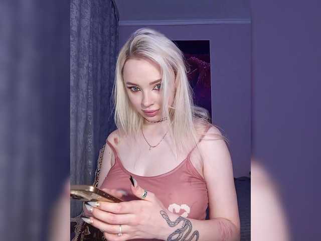 AsyaMi live webcam show