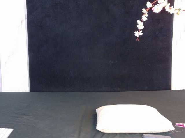 bonieklent live cam on BongaCams