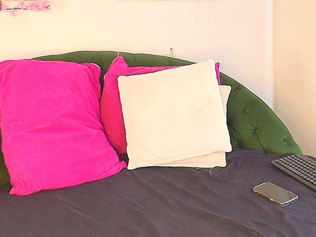 bonieklent live cam on BongaCams