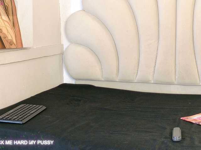 bonieklent live cam on BongaCams