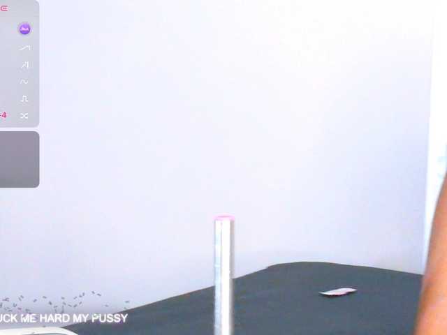bonieklent — live female cam