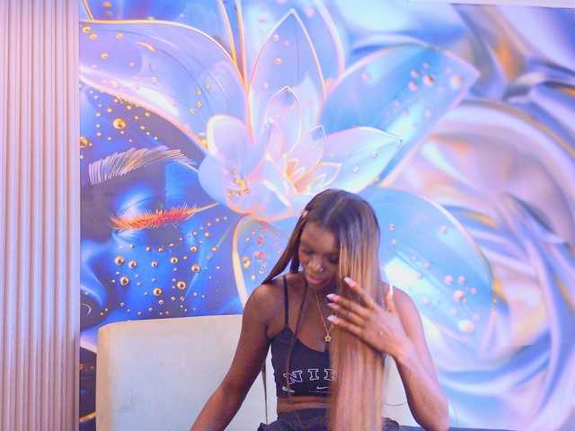 bonieklent live cam on BongaCams