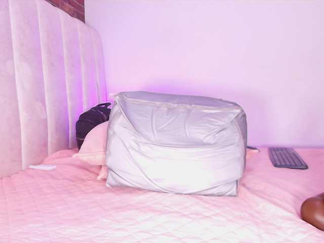 ssusy-ebony's BongaCams show and profile