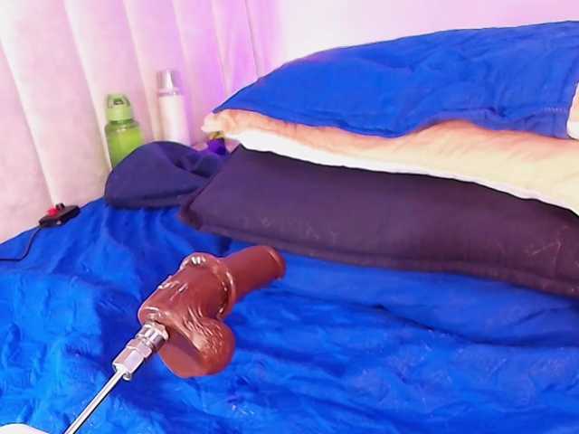 le modèle ssusy-ebony est en webcam porno dans un show sur le site bongacams, il possède les tags suivants: Ebony,Brunette,Shaved