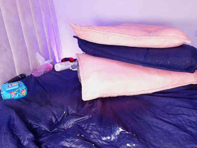 ssusy-ebony webcam