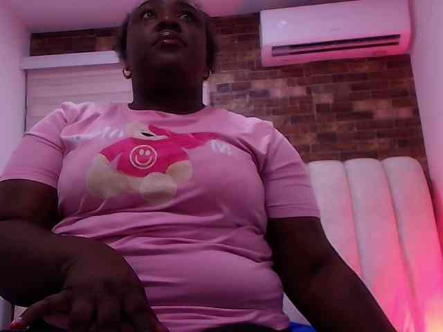 ssusy-ebony webcam
