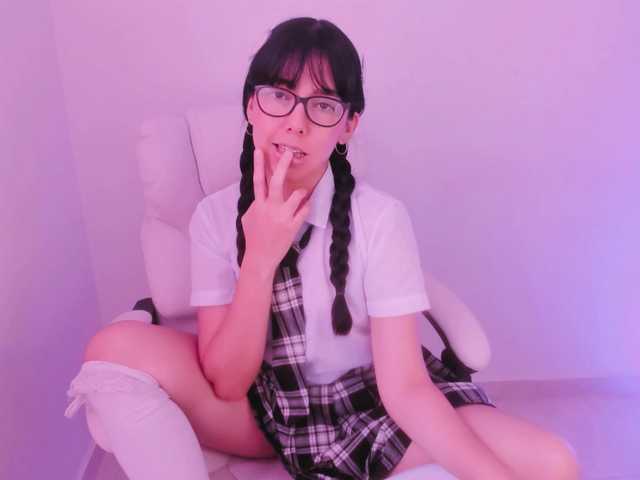 kiwi----- live cam on BongaCams