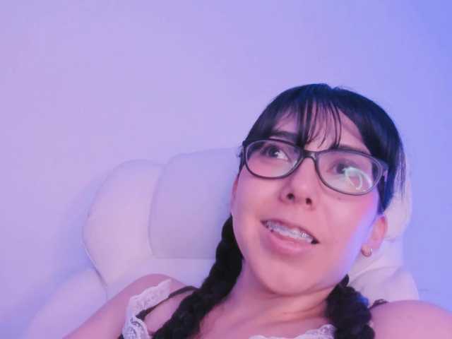 kiwi----- live cam on BongaCams