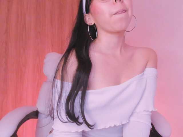 kiwi----- live cam on BongaCams
