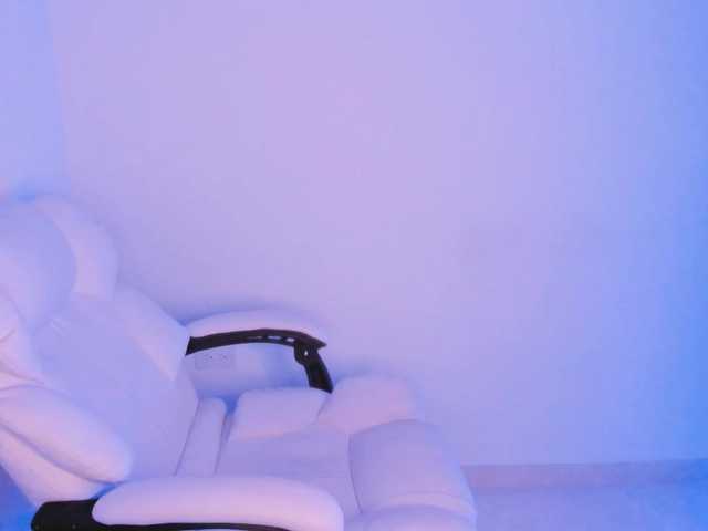 kiwi----- live cam on BongaCams