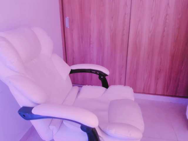 kiwi----- live cam on BongaCams