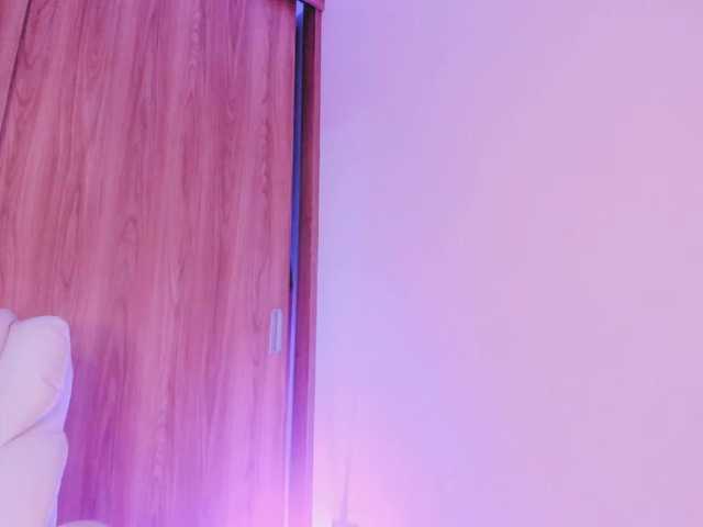kiwi----- live cam on BongaCams