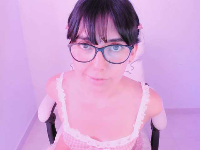 kiwi----- live cam on BongaCams
