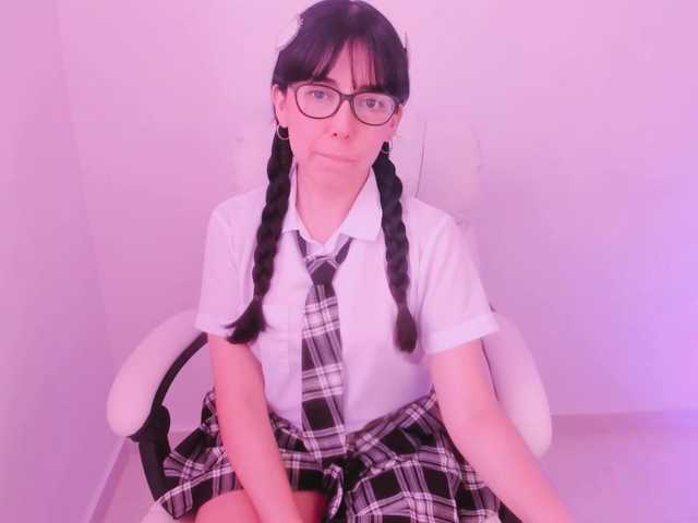 kiwi----- live cam on BongaCams