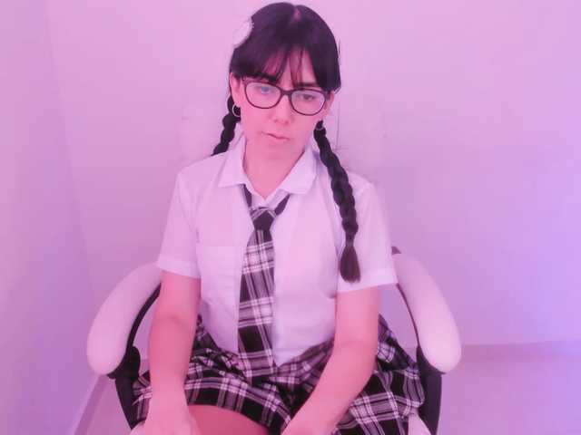 kiwi----- live cam on BongaCams