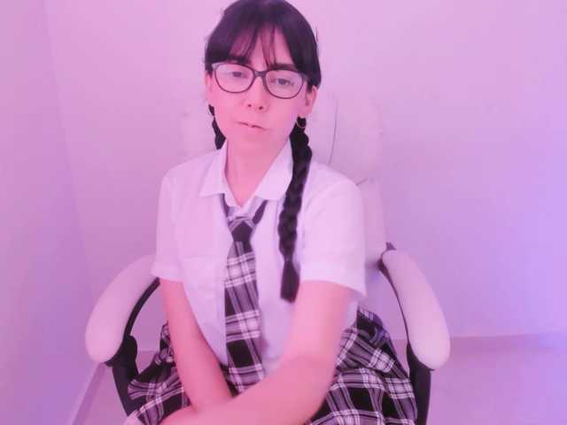 kiwi----- live cam on BongaCams
