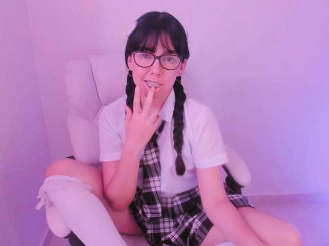 kiwi----- live cam on BongaCams