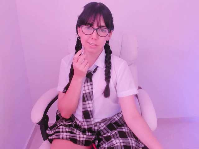 kiwi----- live cam on BongaCams