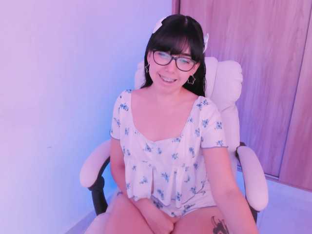 kiwi----- live cam on BongaCams