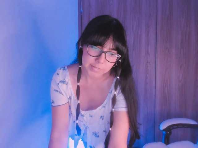 kiwi----- live cam on BongaCams