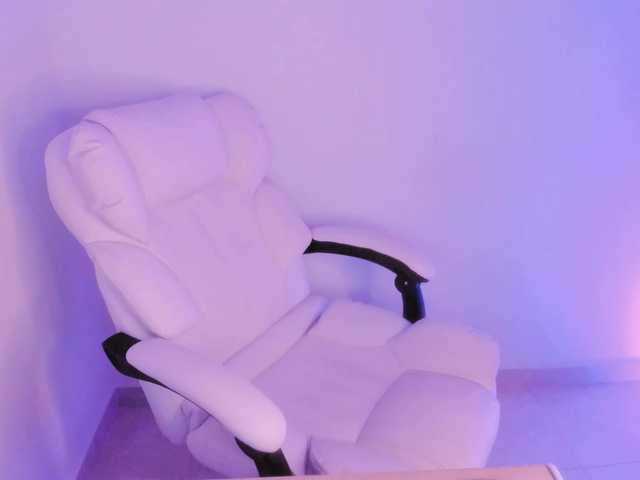 kiwi----- live cam on BongaCams