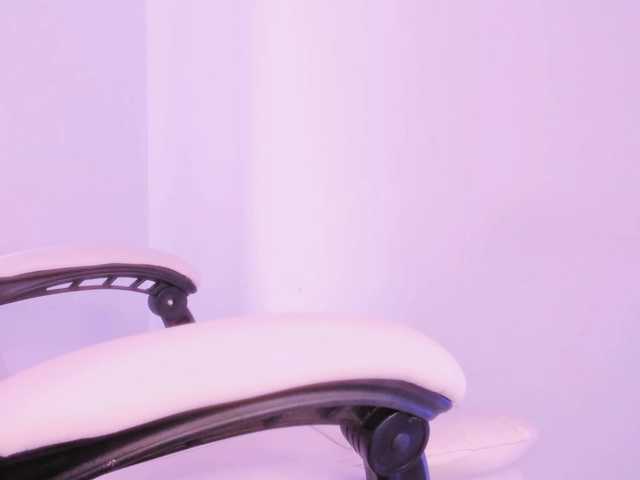 kiwi----- live cam on BongaCams