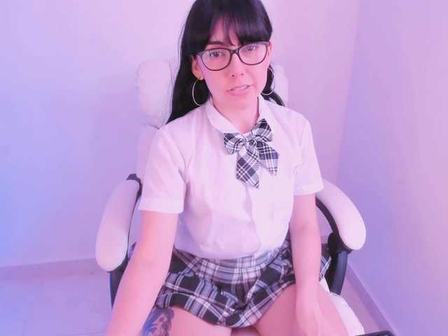 kiwi----- live cam on BongaCams
