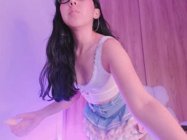 kiwi----- live cam on BongaCams