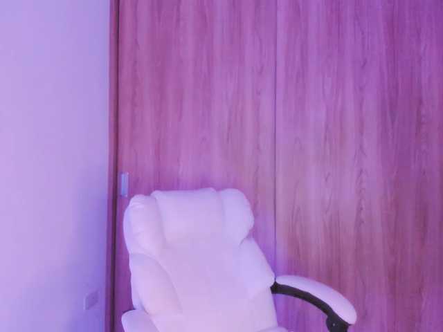 kiwi----- live cam on BongaCams